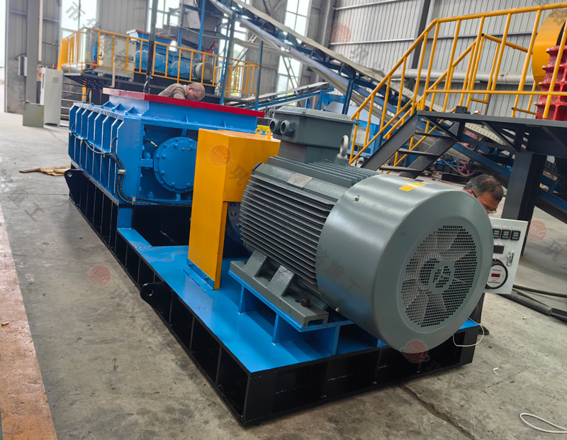 處理鋼渣設(shè)備價格多少？推薦成砂率高的強力分級破碎機