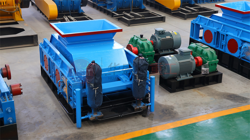 河南液壓對輥制砂機優(yōu)勢多多，廠家如何選擇？