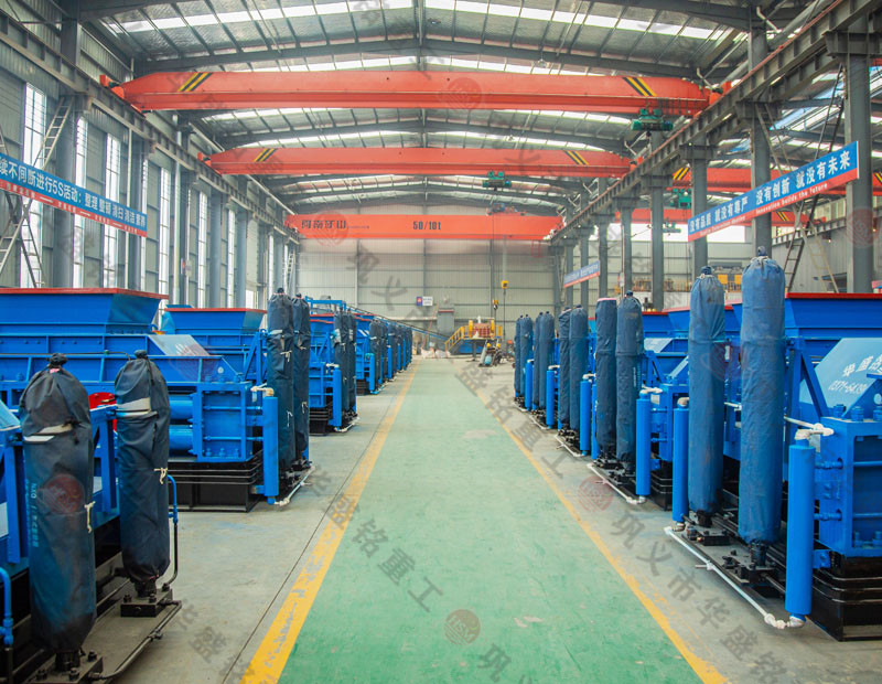 鵝卵石制砂用華盛銘廠家的對(duì)輥式制砂機(jī)