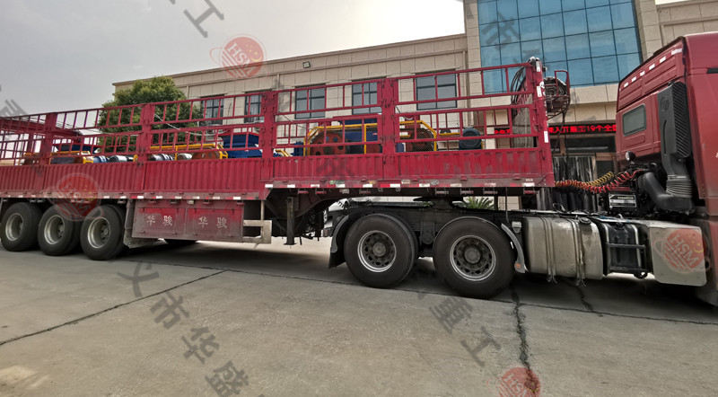 三臺750ⅹ500型對輥制砂機(jī)發(fā)往貴陽